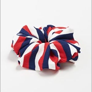 🏷NWT Solid & Striped Rib Scrunchie